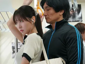 Cô bạn gái mới lớn bị bạn của anh trai làm tình sau lễ hội và anh trai phát hiện nhưng…